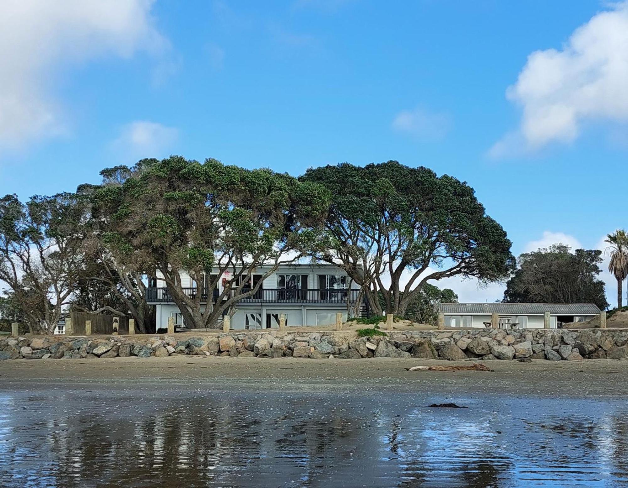 Edgewater Motel Orewa Exterior photo