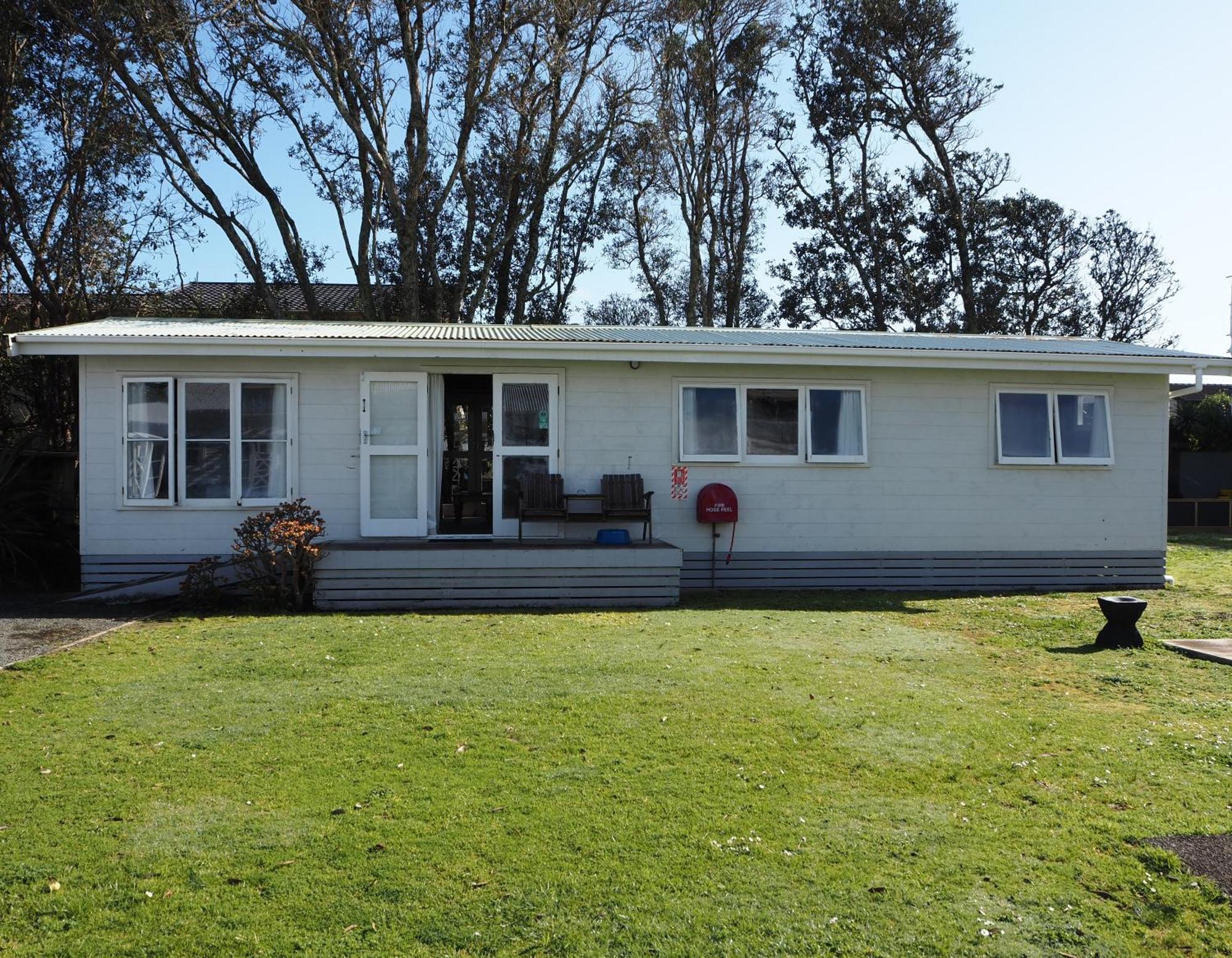 Edgewater Motel Orewa Exterior photo