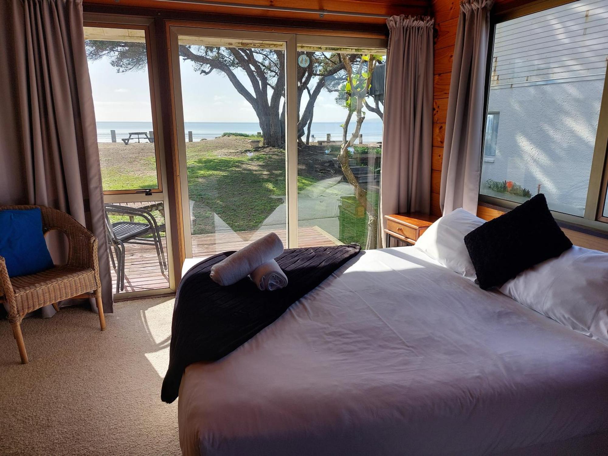 Edgewater Motel Orewa Exterior photo