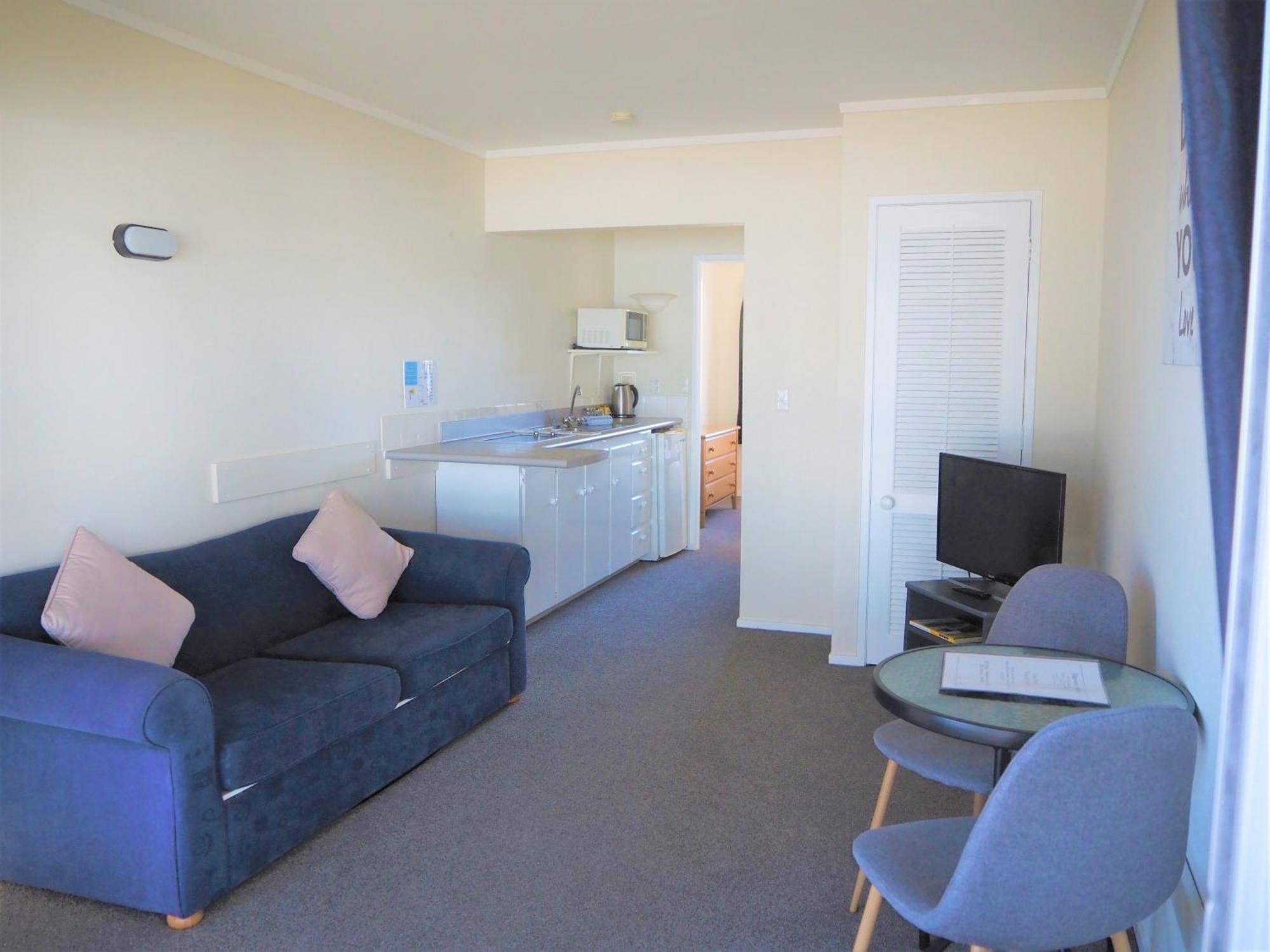 Edgewater Motel Orewa Exterior photo