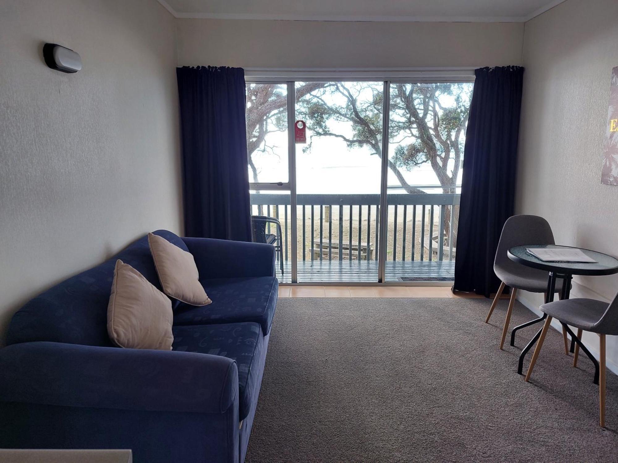 Edgewater Motel Orewa Exterior photo